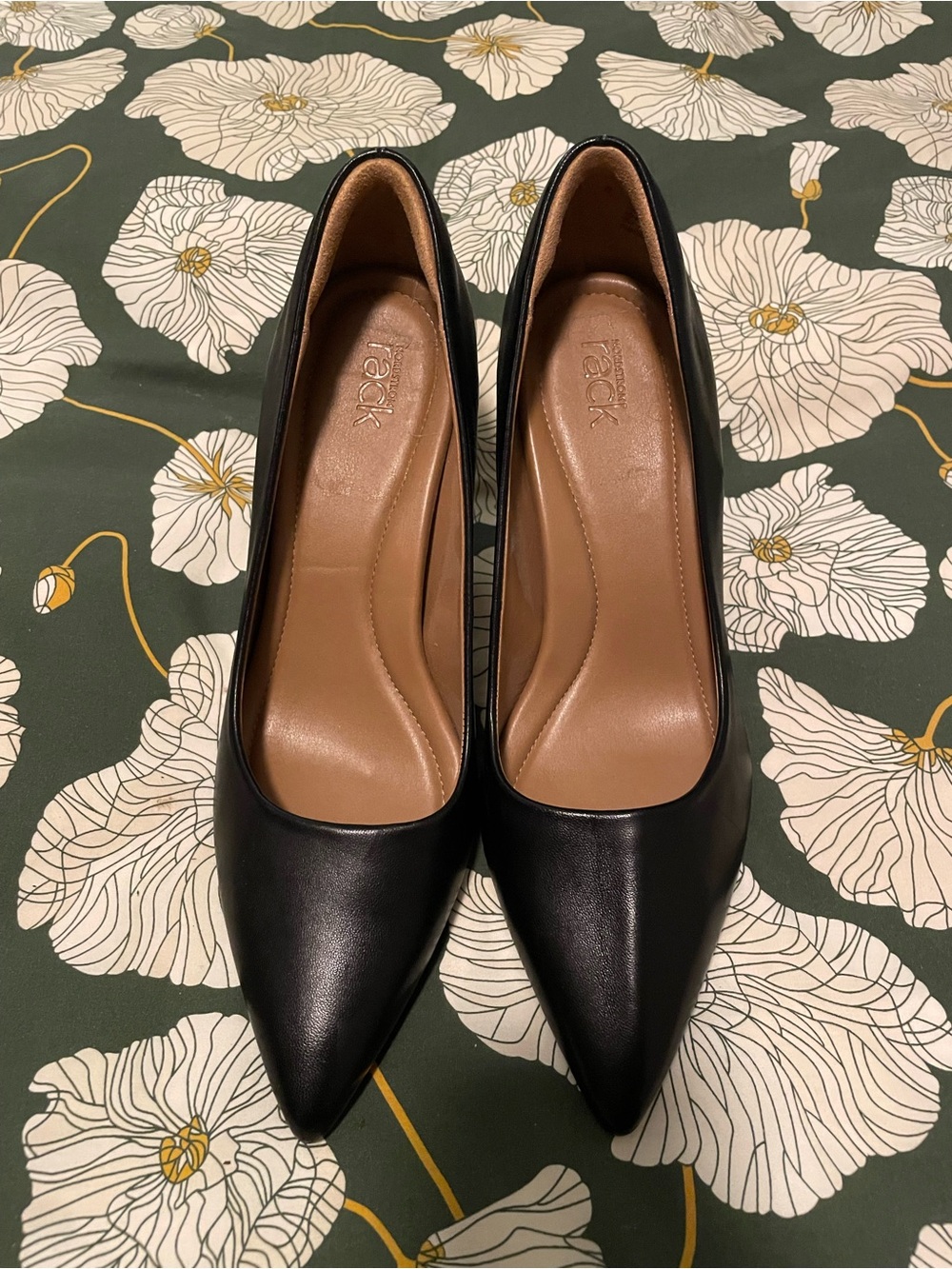 Black Pointed-Toe Women’s Pumps Size 9